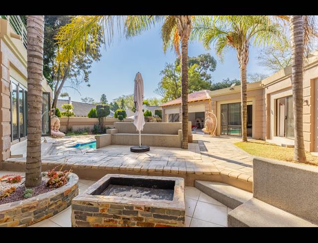 5 BEDROOM HOUSE FOR SALE IN FOURWAYS GARDENS